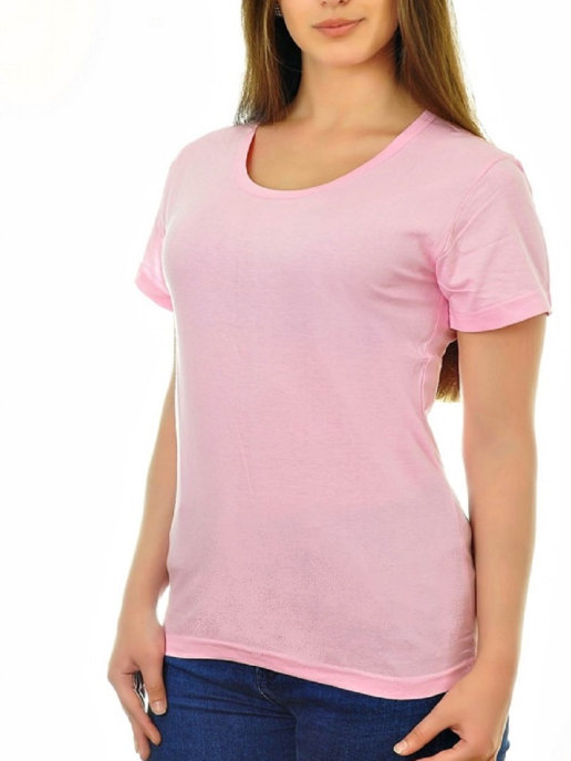 Девушка в розовой футболке