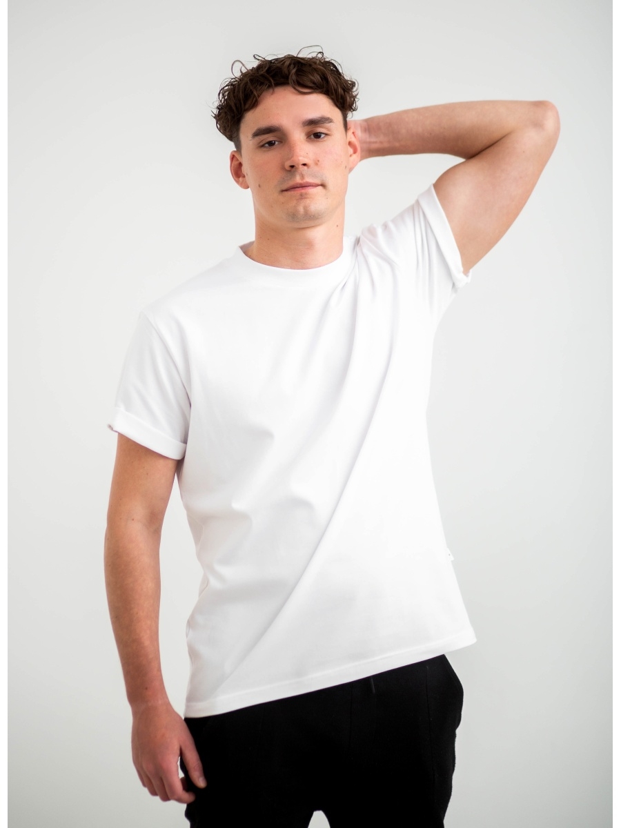 Базовая белая футболка мужская