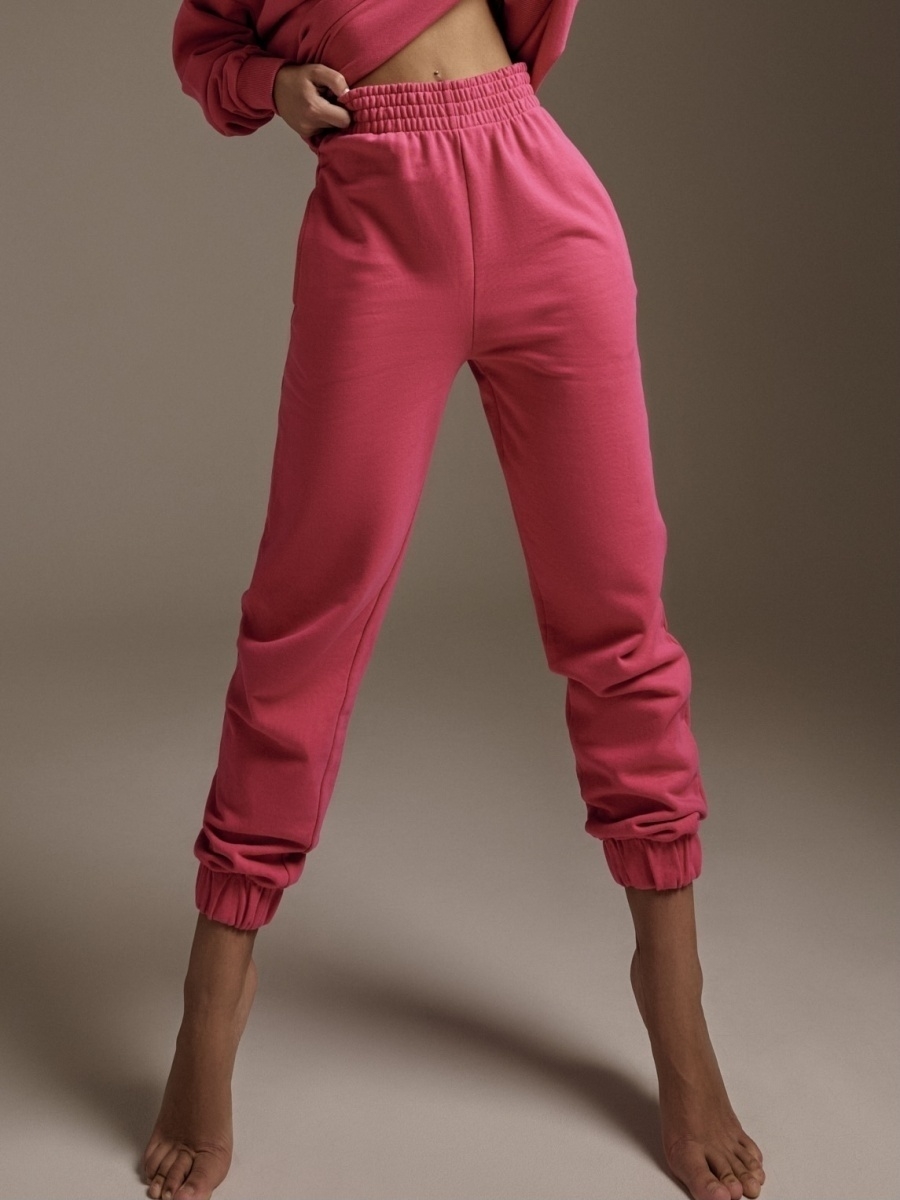 Розовые спортивные штаны женские