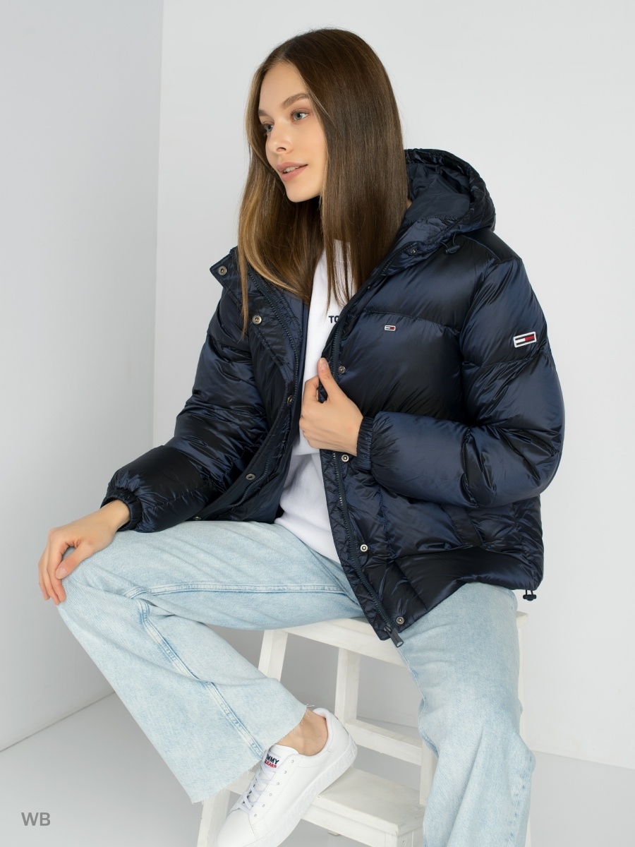 Пуховик томми джинс. Пуховик Tommy Jeans rtlacc557501. Tommy Jeans пуховик 26990 р. Пуховое пальто Tommy Jeans. Tommy Jeans длинный пуховик.