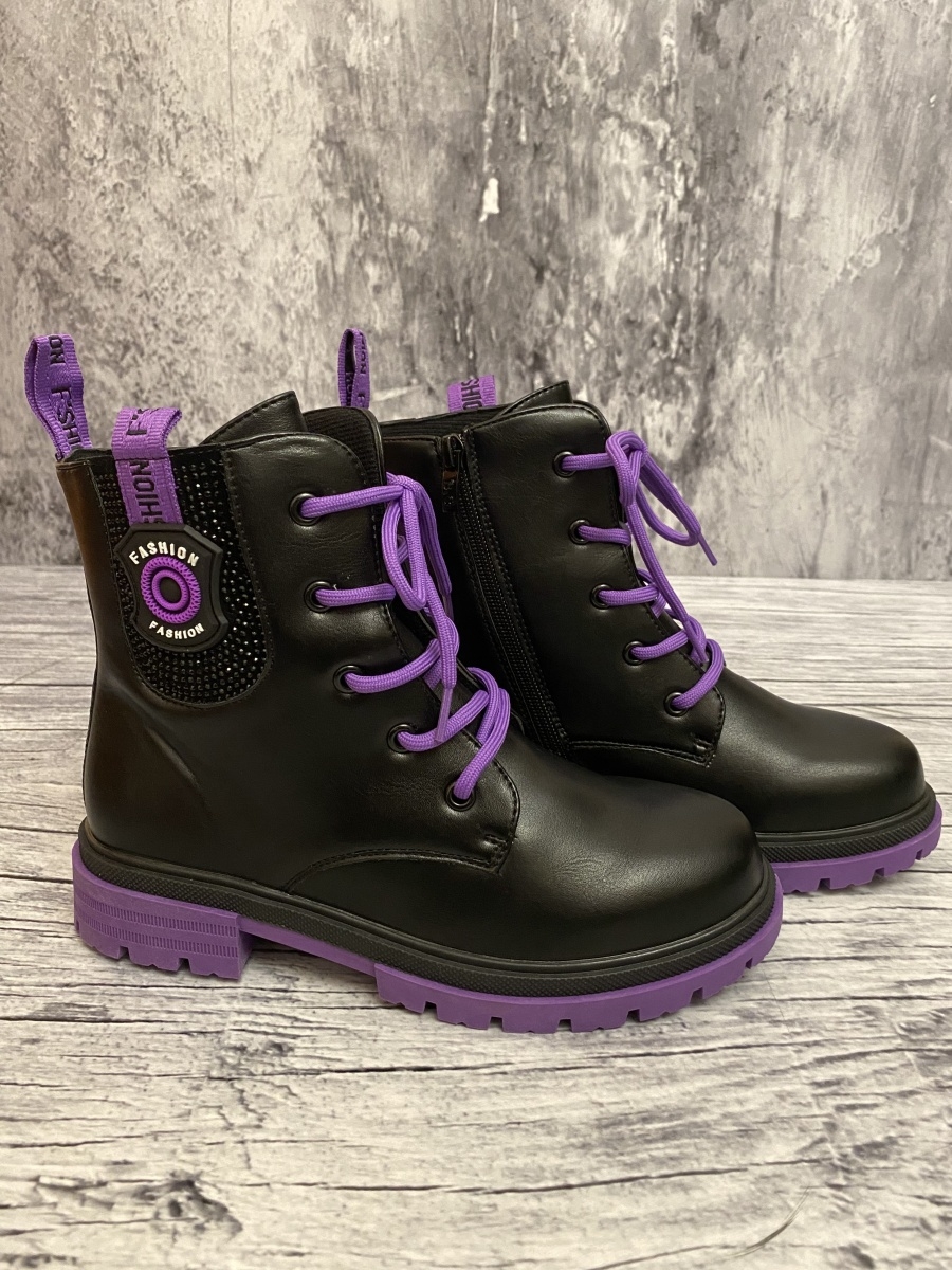 Фиолетовая подошва. Chester ботинки лиловые. Burton ботинки Violet фиолетовый. Вупи ботинки фиолетовые черный. Fabi фиолетовые ботинки.
