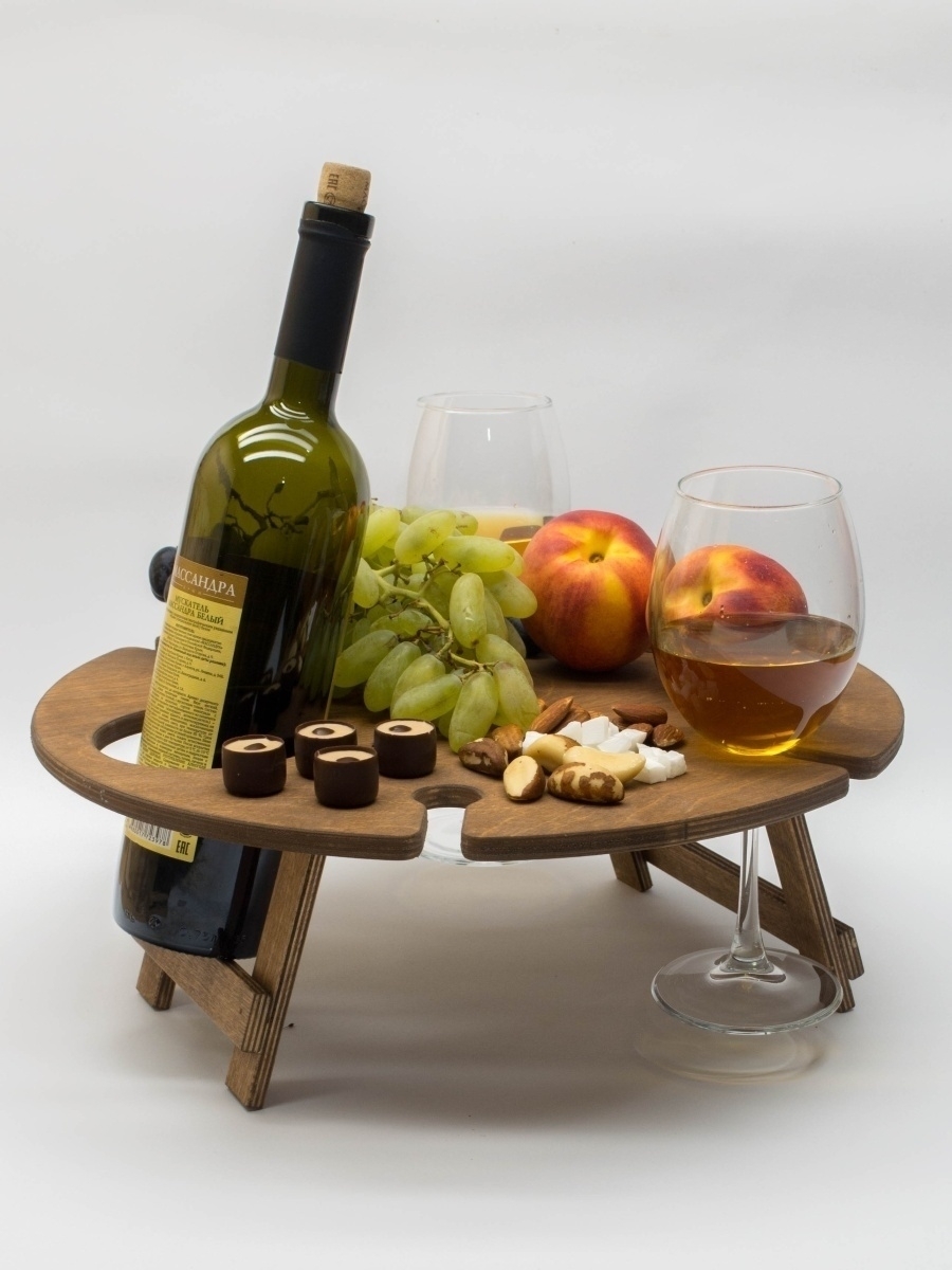Деревянный столик для вина